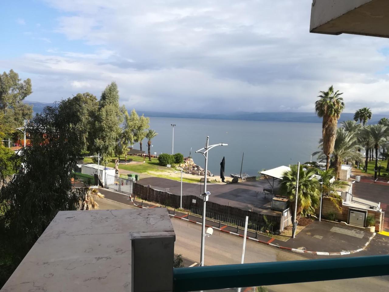 Apartment By The Lake Tiberiade Esterno foto
