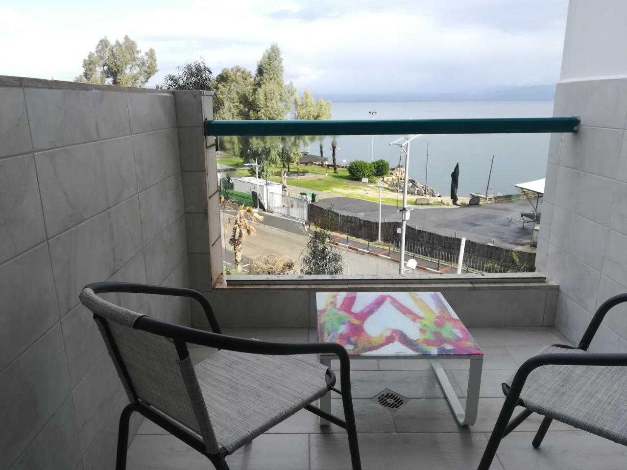 Apartment By The Lake Tiberiade Esterno foto