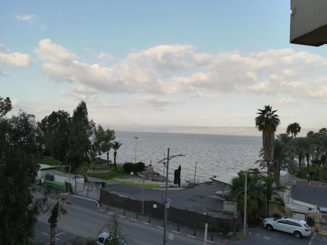 Apartment By The Lake Tiberiade Esterno foto