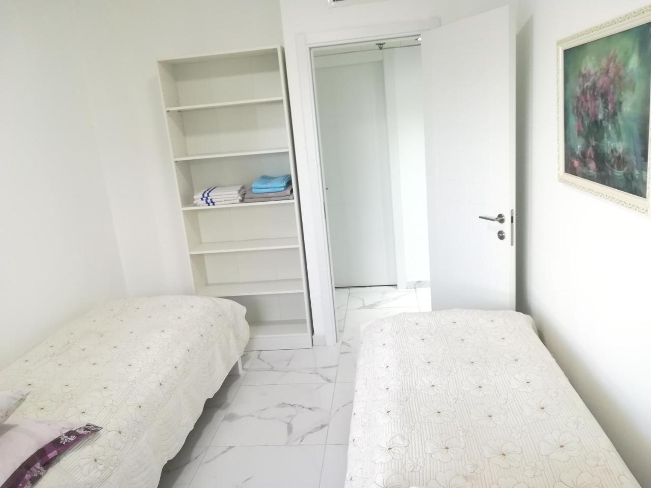 Apartment By The Lake Tiberiade Esterno foto