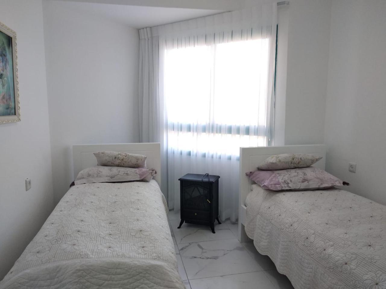 Apartment By The Lake Tiberiade Esterno foto